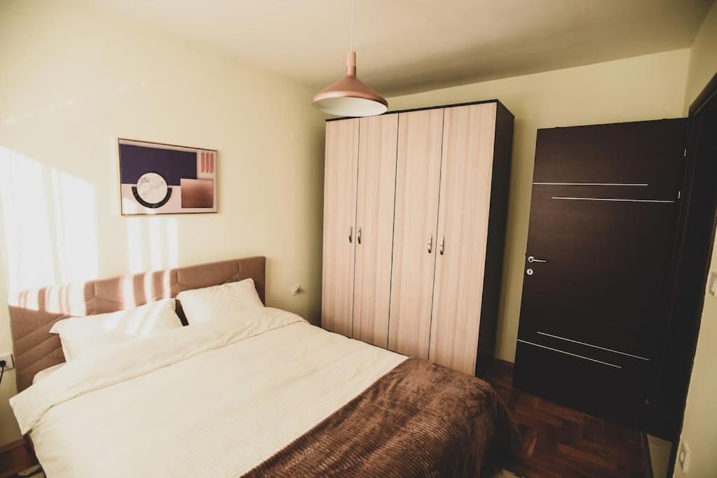 Apartamento Urban Flat In Bitola Exterior foto